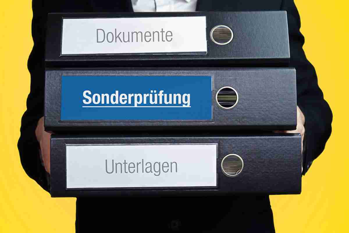 © MQ-Illustrations - stock.adobe.com Ordner für Dokument, Sonderprüfung und Unterlagen